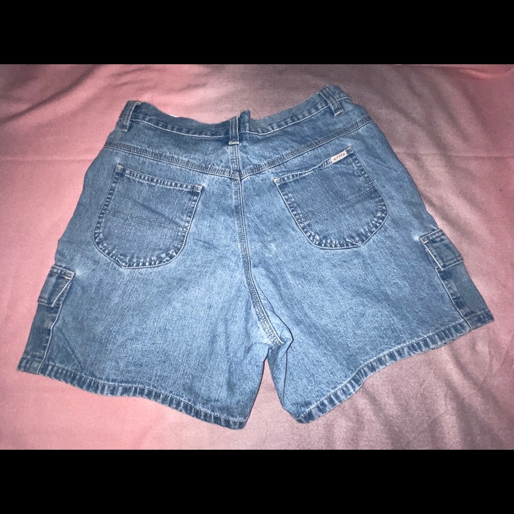 Denim short - Picture 2 of 3